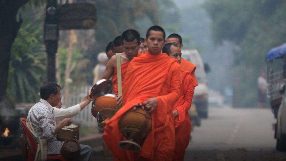 ภาพจากสารคดี Dear-Asia ประเทศลาว